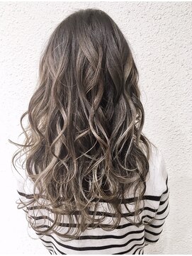 セレスト 下北沢店(CELESTE) モノトーングレー×ホワイトベージュハイライト