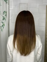 リトル(Re:tle)&nbsp;【河野有希】赤みを抑えたツヤ髪ミルクティグラデーション