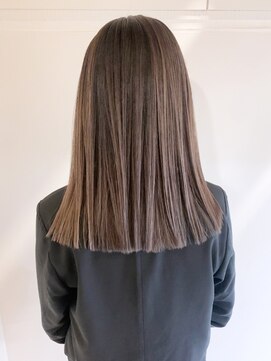 アイティー バイ アルバム 中野店(IT by ALBUM) シャドールーツロング_アースカラーくびれヘア_ba361913