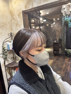 ヘアー クリエイト カルバリ(HAIR CREATE Calbari) 丸みショート×ホワイトインナーカラー