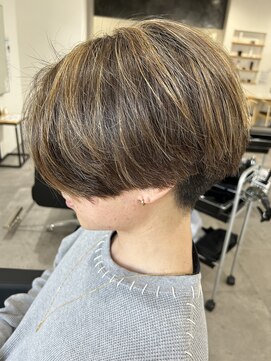 ヒュイル バイ ニアウ(Hwyl by Niau) メンズマッシュセンターパートスパイラルパーマニュアンスパーマ