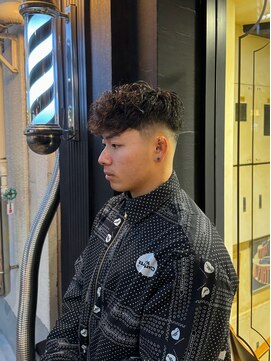 グルーマーズトウキョウ 渋谷店(GROOMER/S TOKYO) ショートスペインカール　フェード