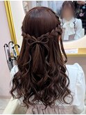 髪の毛リボンハーフアップ