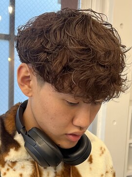 バイフィフス 原宿/表参道(by fifth) メンズマッシュウルフシャドウパーマ癖毛風無造作センターパート