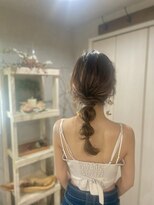 ベルトオブヴィーナス(Belt of venus)&nbsp;【花嫁ヘア】ルーズな編みおろし