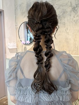 メク(meku) ロングの方におすすめな編みおろしアレンジ 関内/桜木町