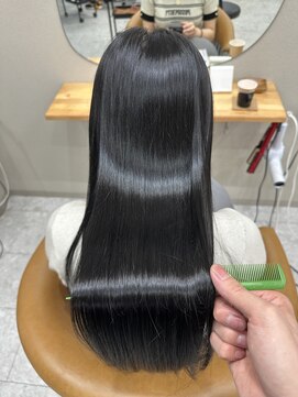 シカ 神戸三宮元町店(Cica) コリアンブラック　髪質改善　艶髪　透明感　神戸　三宮