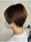 大人ショート前下がりショートボブ