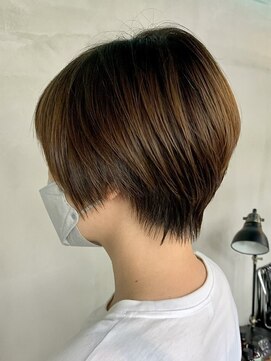 グレープバイン(GRAPEVINES) 大人ショート前下がりショートボブ