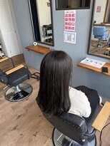 レアレア ヘアアンドライフ(LeaLea)&nbsp;ミルクティーブロンド/ダークブルー/デジタルパーマ/伊丹