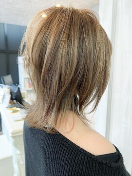 キャアリー(Caary) 福山市Caary人気外ハネくびれウルフ　アッシュグレージュカラー