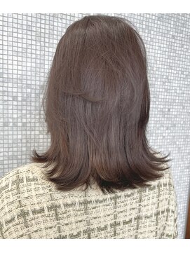 ティア(Tia.) ミディアム/グレージュ/韓国風/髪質改善トリートメント/縮毛矯正