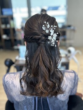アフロート トウキョウ(AFLOAT TOKYO) 【高木美緒】お呼ばれヘアに大人気ハーフアップアレンジ