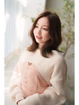 クム(kumu) 【kumu】 ミディアムレイヤー/顔周りカット/栄/名古屋