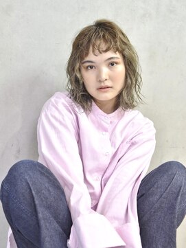 コイ(coii) やわらかウェーブのアッシュベージュ