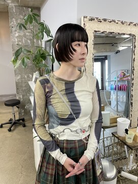 リラクオーレ 三宮 元町(LIRA CUORE) レイヤー× ミニボブ