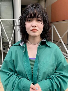 オーオシカシカスペース(OOO YY Space) ミディアムウルフパーマ