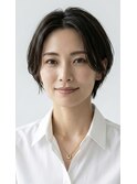 大人女性に大人気の映える黒髪ハンサムショート