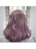 淡い色が印象的なスモーキーパープル/30代40代50代