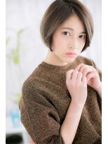 ダークアッシュくすみカラー大人かっこいい前下がりボブb1