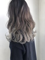 ヘアーデザイン ディードット ウル(D. ulu)&nbsp;外国人風グラデーションカラー