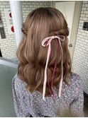 ハーフツイン　フェミニン　巻き髪　イベントヘア　リボン