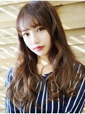 セミロングヘア　小顔ヘア　巻き髪