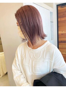 アム(am) グレージュ切りっぱなしボブ前髪ありミニボブミルクティベージュ