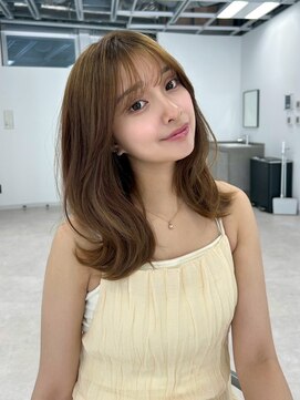 ユーフォリア 新宿通り(Euphoria) シアーカラー セミディ 似合わせカット くびレイヤー カール