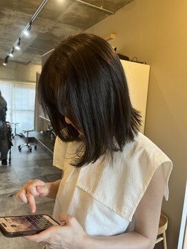 ニード(need) 赤み消しオリーブグレージュ