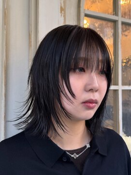アデ オモテサンドウ(ade omotesando) ウルフレイヤー+透明感グレー イメチェンにも◎