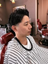 バク(BAKU)&nbsp;ツーブロックスキンフェードスタイル