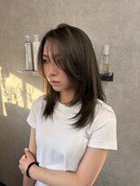 ニコ サガ(NIKO Saga)&nbsp;佐賀市/大人かわいいハッシュカット/レイヤーカット/寒色カラー
