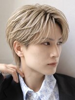 オーシャントーキョー サニー 原宿(OCEAN TOKYO Sunny) フェザーパーマミルクティーベージュセンターパートブロンド金髪