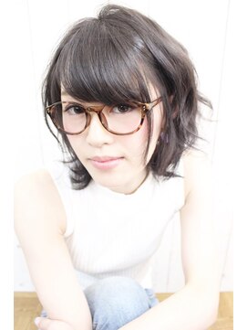 ディー(dee) dee ダークグレージュ×外ハネショートボブ