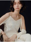 クラシック×クリーンでモードな女性らしさを