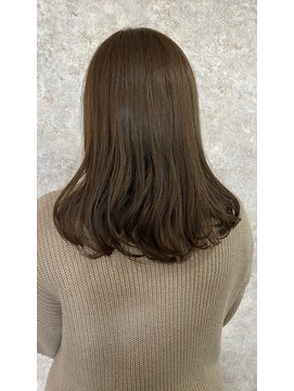 シュガービー(SUGAR-B) 【SUGAR-B】艶感のいいグレージュミディ