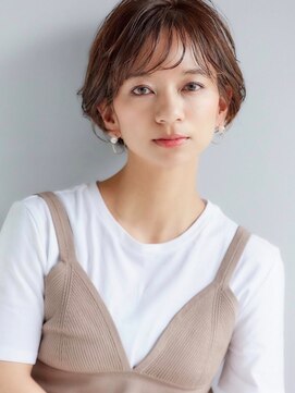 フォンズ(FONS) 大人に似合うシースルーバングで小顔ニュアンスショート