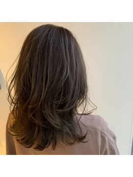 美容室 アイディー i-dee ミディアムレイヤー