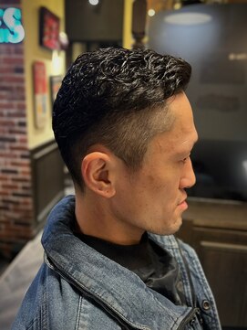 バレス 田町(BALES) <理容室>[メンズ/床屋/シェービング/ヘッドスパ/田町/芝浦]