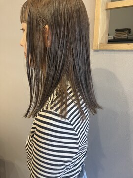 ロロ(roro) 切りっぱなしストレート