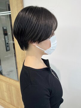 ルネ 北千住(Renee) ハンサムショート_ブルーブラック_センターパート