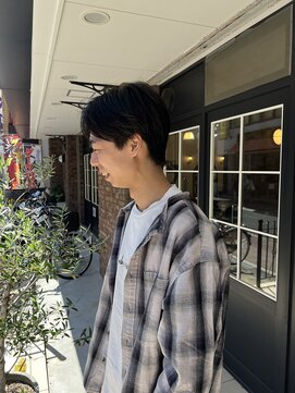 トータルビューティ ジェム バイ ヘアタイム(TOTAL BEAUTY gem by HAIR TIME) センターパート メンズカット