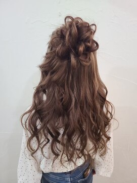 カリーノ 表参道(CARINO) カジュアルお団子ハーフアップ