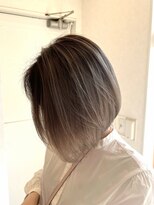 リングバイモアムー(Ring by Moremuu)&nbsp;issy バレイヤージュカラー