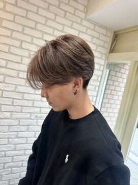 レミー(Remii) センターパート×ベージュバレイヤージュカラー【Remii大通】