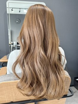 スイ(Suy')の写真/《カット＋フルカラー￥5900～》リーズナブル価格×高技術◎トレンドを抑えたあなたに似合うカラーをご提案