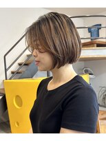 ソルト(Salt)&nbsp;ショートボブ/ボブ/前髪なしボブ/コンパクトボブ/20代/30代/40代