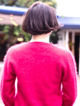 ビュートリアム 福岡(BEAUTRIUM) 乾かすだけで決まる重さを残した前下がりボブ