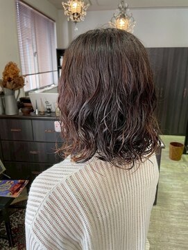 シー 岡崎(,SHE) ほどよい濡れ感と揺れ感が心地いい大人ラフミディ